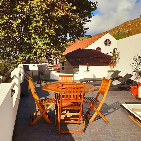 Mateus House - Center Porto Da Cruz