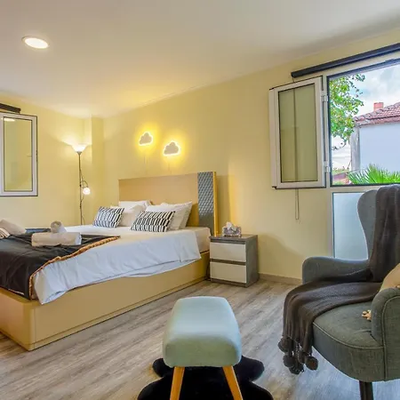 Mateus House - Center Porto Da Cruz