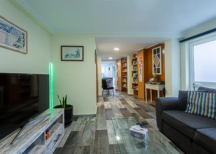 Mateus House - Center