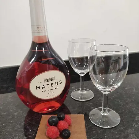 Mateus House - Center Порту-да-Круш