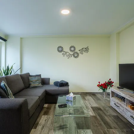 Mateus House - Center *