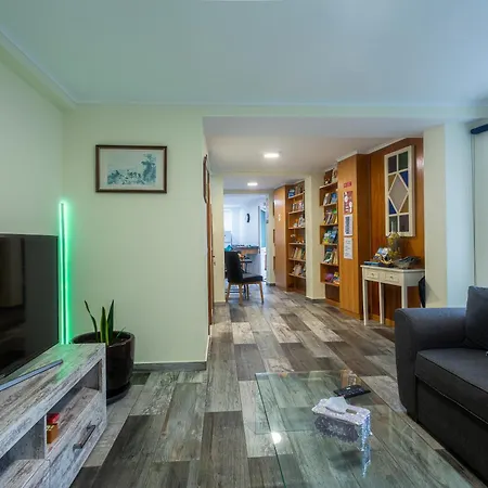 Mateus House - Center