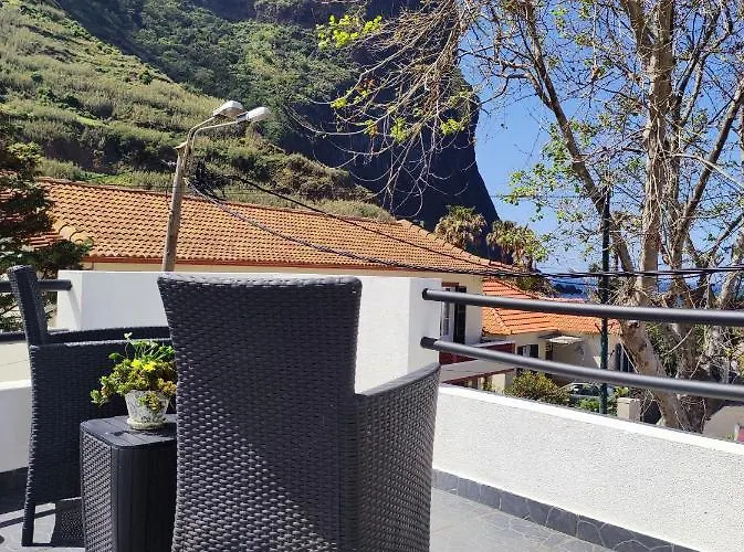 Mateus House - Center Porto Da Cruz