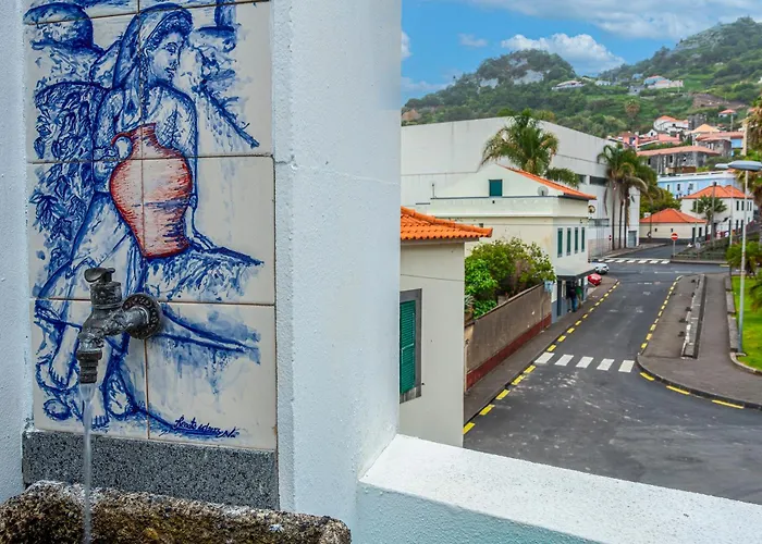 Mateus House - Center